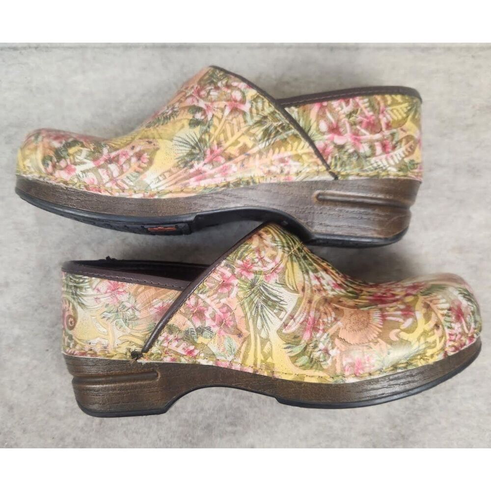 Dansko Women's Pro XP Clogs Size 39 Size 8.5-9.0  Floral  Boho Hippe